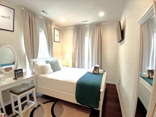 Northeast Bed & Breakfast | Luxury & Cherished Private Room in DC