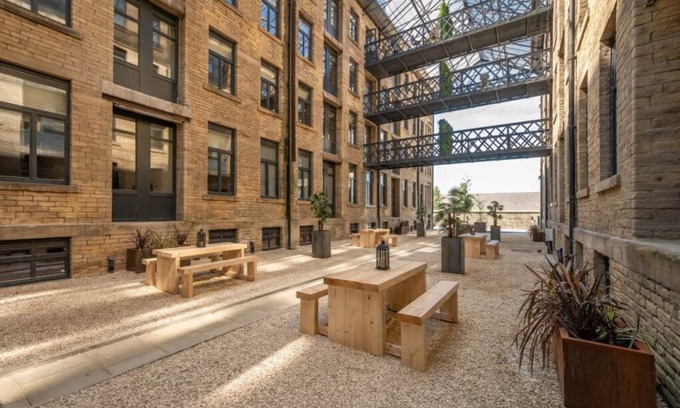 Bradford Apartment | Luxury City Centre Stay. Great for City Visitors and Contractors Alike! 314