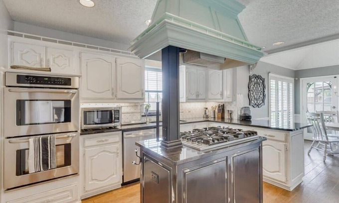 Rowlett House | Luxury & Comfy 5min to Lake, Game Room, Pool&Spa
