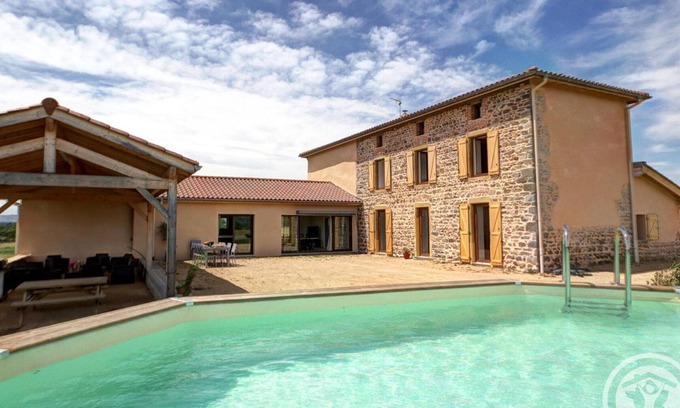 Pinay Cottage | Luxury cottage with spa, pool and sauna, pet-friendly in Pinay