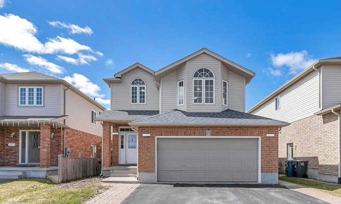 Guelph House | Luxury Detached 4 Bedroom House