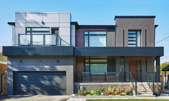 Etobicoke House | Luxury detached house in Etobicoke/Toronto - walk to subway and shops