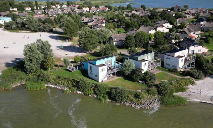 Makkum Cabin | Luxury detached villa on or near the beach