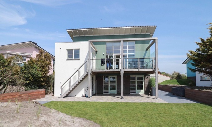 Makkum Cabin | Luxury detached villa on or near the beach