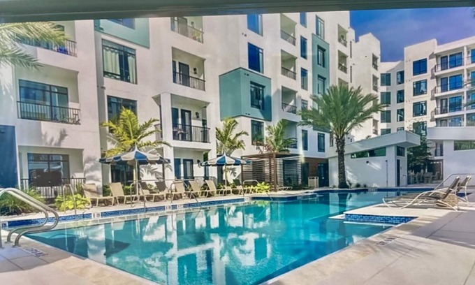 Channel District Apartment | LUXURY DOWNTOWN APARTMENT