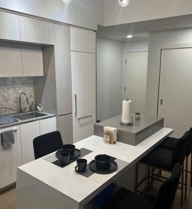 Downtown Montreal Apartment | Luxury Downtown Escape Pool & Free Parking