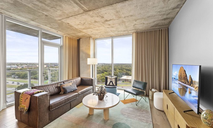 Rainey Street Historic District Condo | Luxury Downtown High Rise