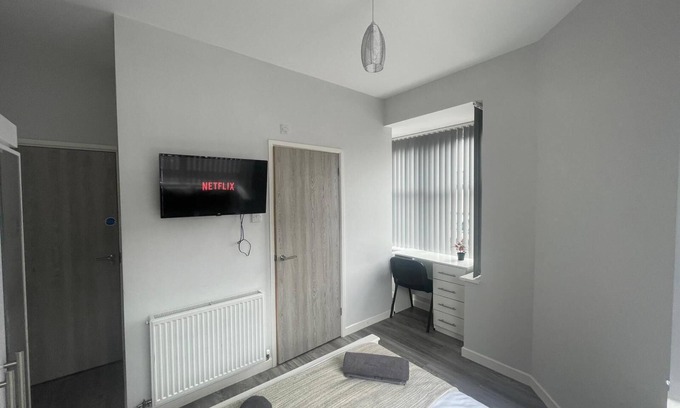 Coventry House | Luxury En-suite Corporate Stay