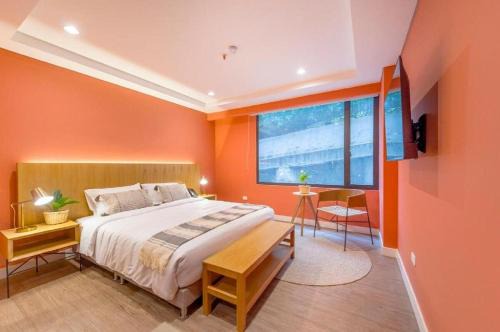 Los Naranjos Apartment | Luxury Escape by El Tesoro Perfect Location 302