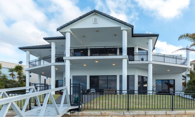 Port Lincoln House | Luxury Escape - Rate Variable *See rates below*