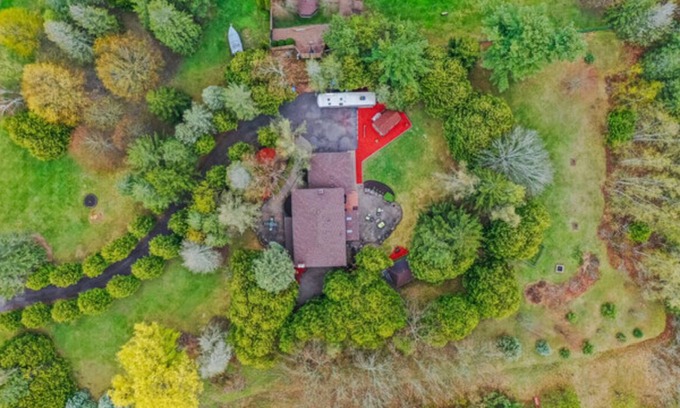 Caledon House | Luxury Estate Home getaway in Palgrave, Caledon.
