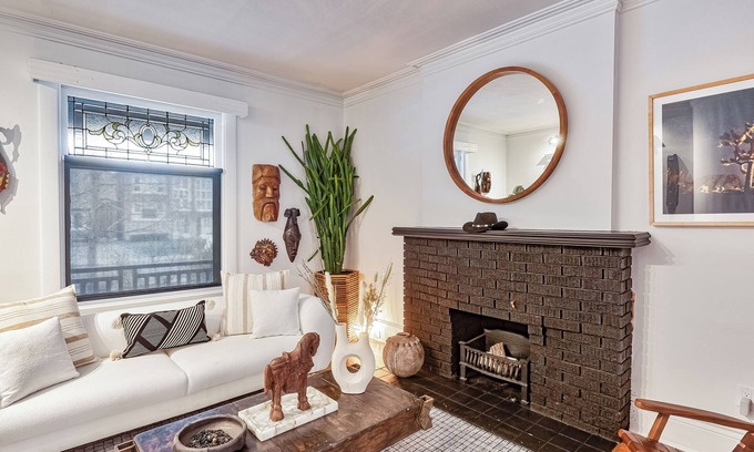 The Junction Hotel | LUXURY ESTATE STEPS TO DOWNTOWN n