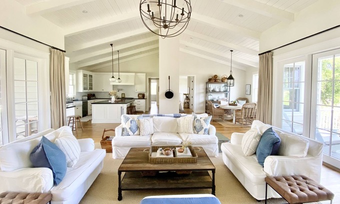 Covenant House | Luxury Farmhouse in Rancho Santa Fe - Close to Beaches, Race Track, and more!