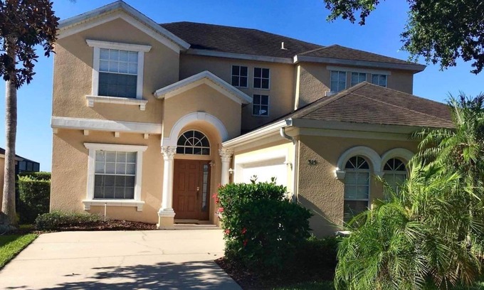 Calabay Parc House | Luxury Florida palms villa with pool and hot tub