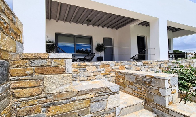 Perdiki Villa | Luxury, functionality and modern aesthetics in the Cycladic landscape
