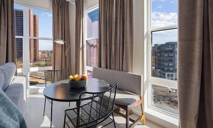 The Hill Apartment | Luxury Furnished Apartments by Hyatus Downtown at Yale