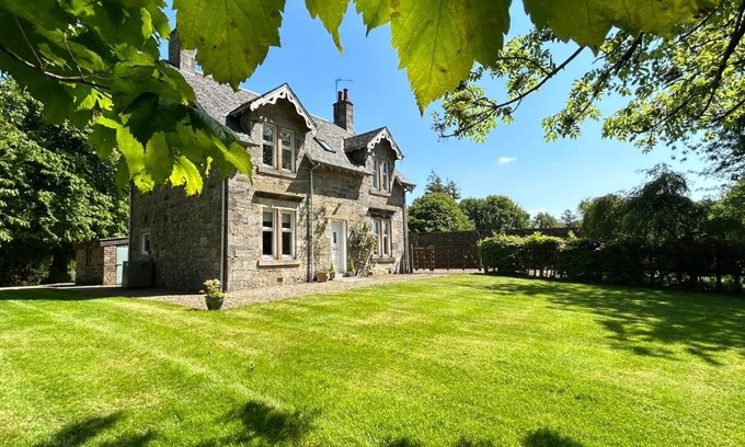 Dalry House | Luxury Garden Cottage