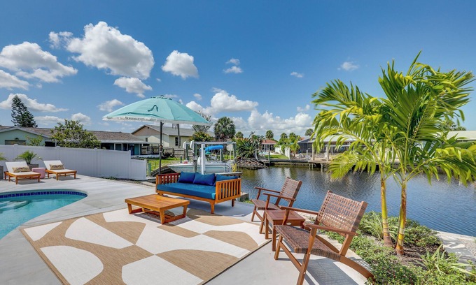 Apollo Beach House | Luxury Gem w/Private Pool & Dock in Apollo Beach