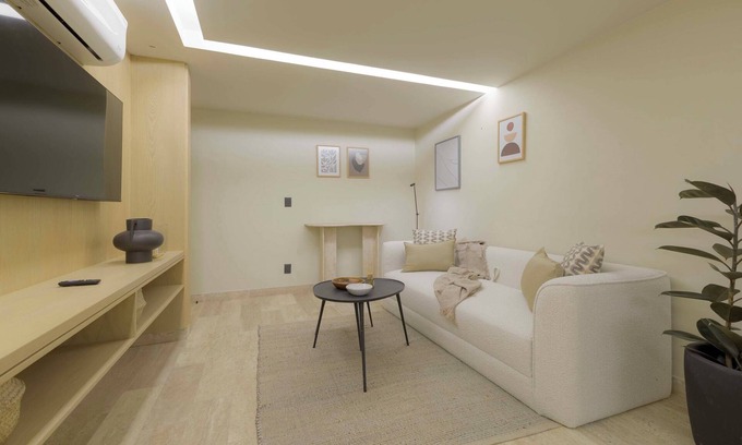 Granada Apartment | Luxury Getaway: Polanco just steps away