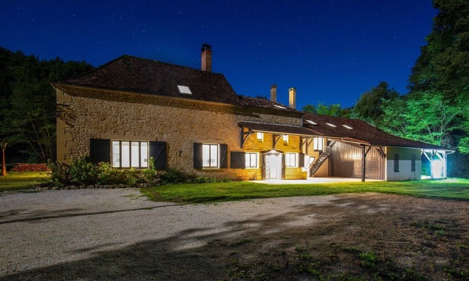 Saint-Avit-Senieur House | Luxury Gite for up to 12 guests with a private heated swimming pool