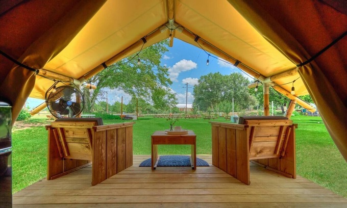 Navasota RV Rental | Luxury Glamping on a Honey Farm!