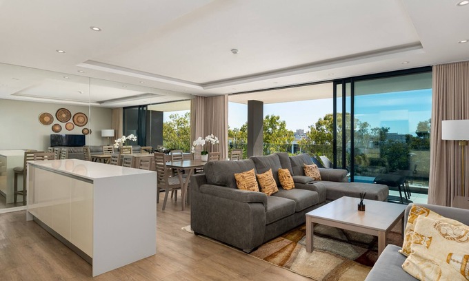 Green Point Apartment | Luxury Green Point Apartment, Pool, Balcony