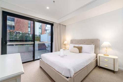 Griffith Apartment | Luxury Griffith Retreat steps from Iconic Manuka - Hosted by Canstay