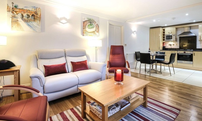 Bath Apartment | Luxury Ground Floor Apartment with Parking in Central Bath