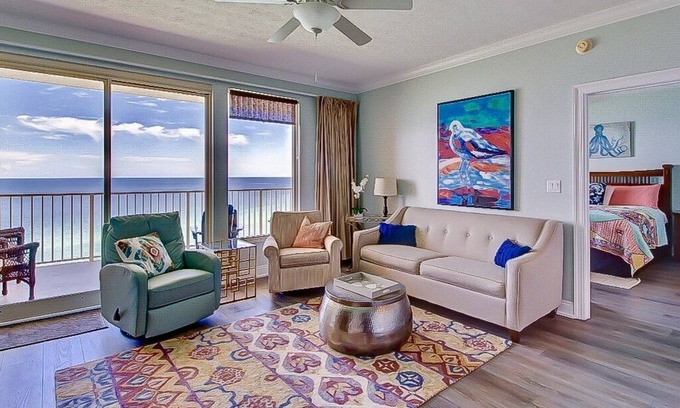 Thomas Drive Condo | Luxury Gulf-Front 2 Bedroom Condo