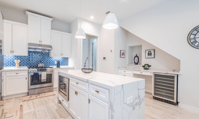 Greater Third Ward House | Luxury Home Min to DWT, Med CTR, Free parking, Fast Wi-fi