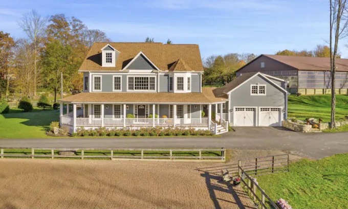 North Salem Other | Luxury home on horse farm near lakes, golf, hiking, skiing, great restaurants!