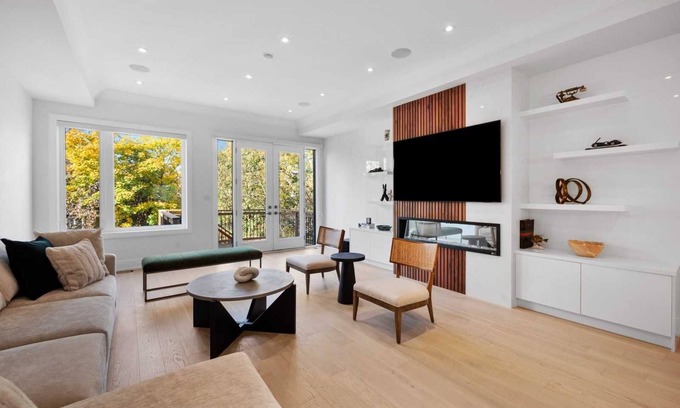 Richmond Hill House | Luxury Home with Sauna, Patio & Backyard Near Lake