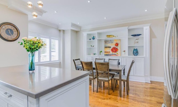 Birch Cliff Heights House | Luxury house, 25 minutes to Toronto Downtown