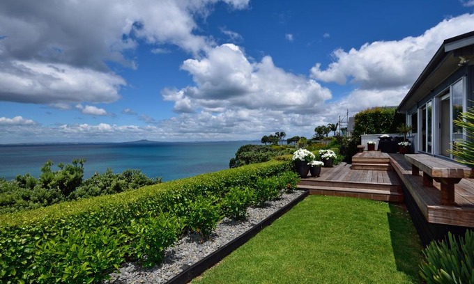 Manly Villa | Luxury house with Clifftop Seaview