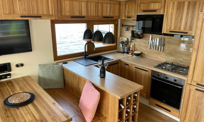 Orlik nad Vltavou Boat Rental | Luxury houseboat, Orlík Castle