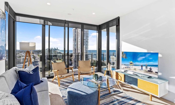 Burleigh Heads Apartment | Luxury in the heart of Burleigh Heads!