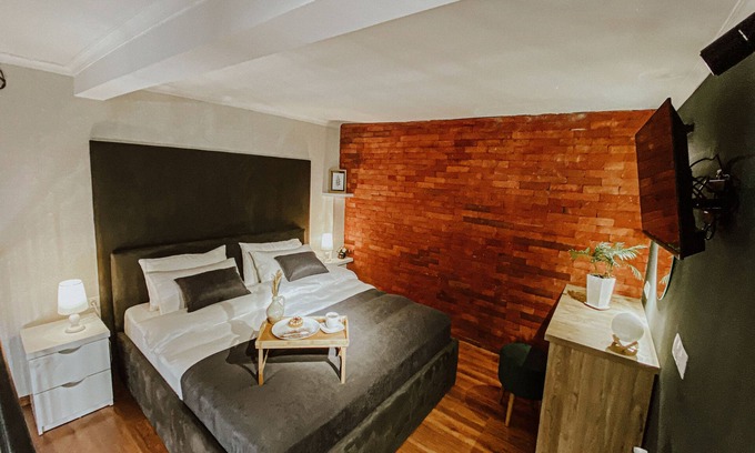 Tbilisi City Centre Condo | Luxury Inn *In the heart of Tbilisi city* 5 min walking distance form everything
