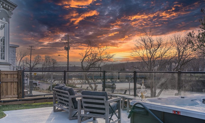 New Glasgow Bed & Breakfast | Luxury Inn - Unit 1 - Heart of New Glasgow