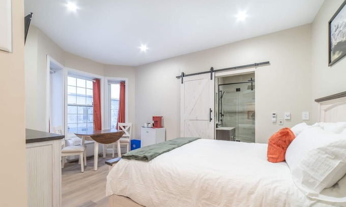New Glasgow Apartment | Luxury Inn - Unit 3 - Heart of New Glasgow