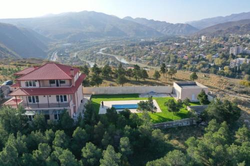 Vake-Saburtalo Villa | Luxury isolated villa in tbilisi