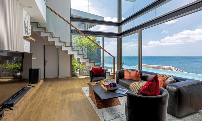 Kamala Villa | Luxury Kamala 4BR Oceanfront with Full Services
