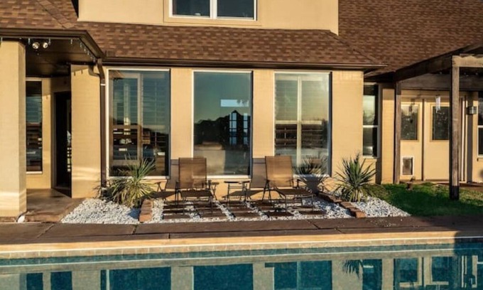 Lawton House | Luxury Lake Main House