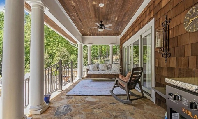 Guntersville House | Luxury Lake Retreat