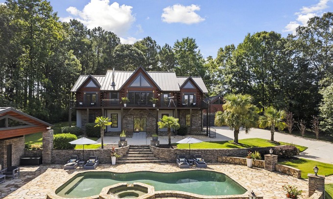 Carrollton Cabin | Luxury Lakefront 5-Bedroom Cabin Private Pool & Lake, 40 mins from Atlanta
