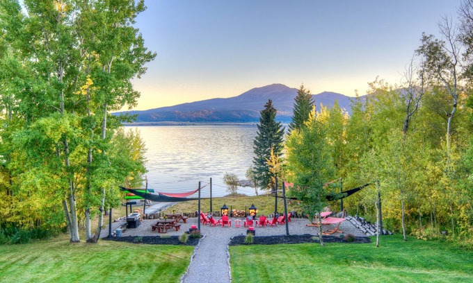 Island Park Cabin | Luxury Lakefront Lodge-less than 15mins to Yellowstone-360 degree postcard views