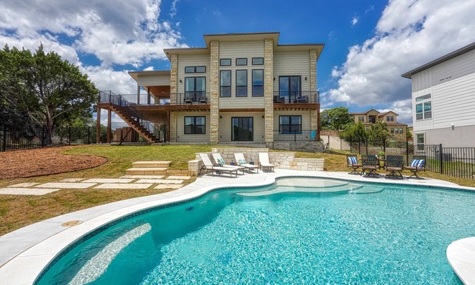 Point Venture House | Luxury Lakeview Home w/Pool,Beach,Boat,&Gym Access