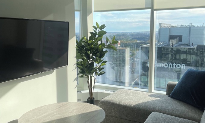 Downtown Edmonton Condo | Luxury Legends 1 Bedroom Suite 37th Floor!