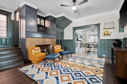 Shaw House | Luxury Living: Grand 7BR/5BA near Everything