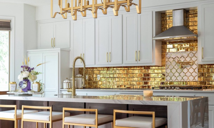 Eagan House | Luxury Living - Spacious & Deluxe Home