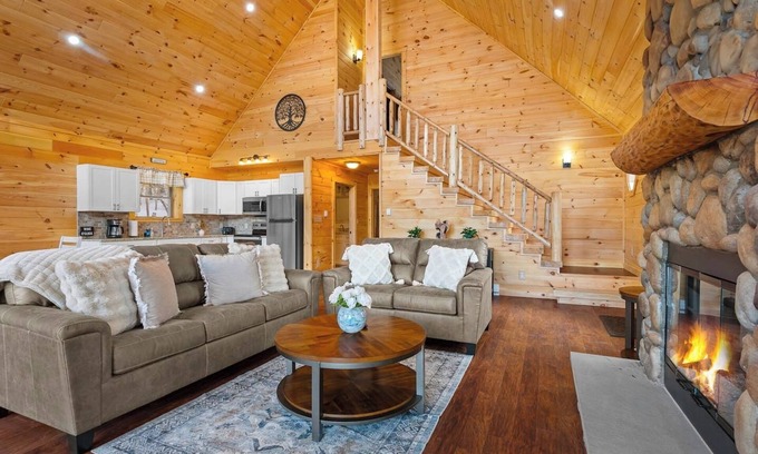 Schenevus Cabin | Luxury Log Cabin Lake Front Game room & Fire Pit